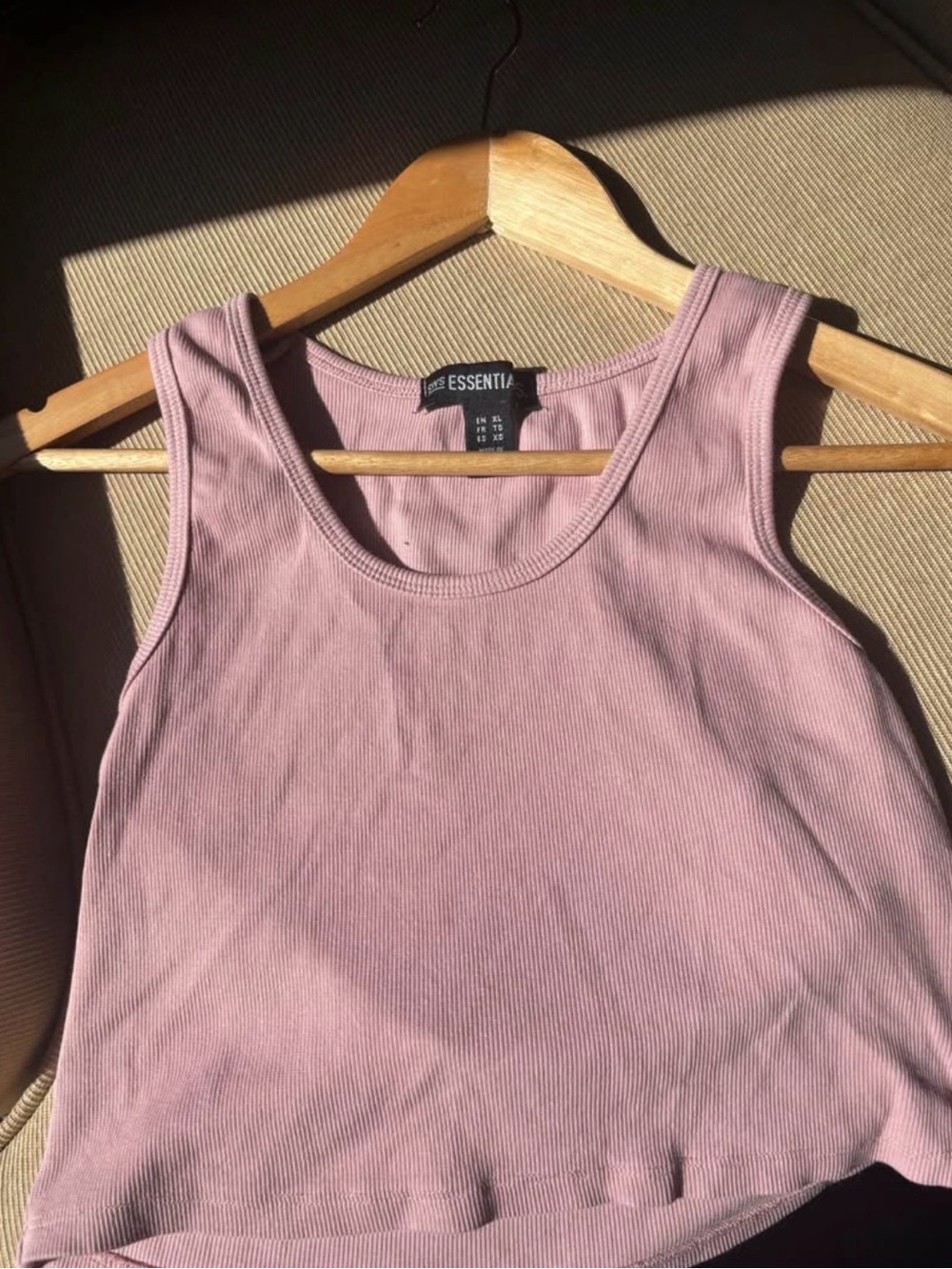 5 ESSENTIALS Ribbed Cropped Tank - Picture 4 of 5